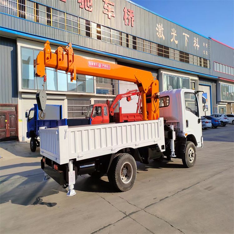 溪湖镇三轮随车吊定制 农用改装机自备吊中瑞长期出售